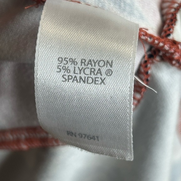 J. Jill Rust Red Blue Floral Dress Womens M Lightweight Pockets Casual Travel - Picture 6 of 8